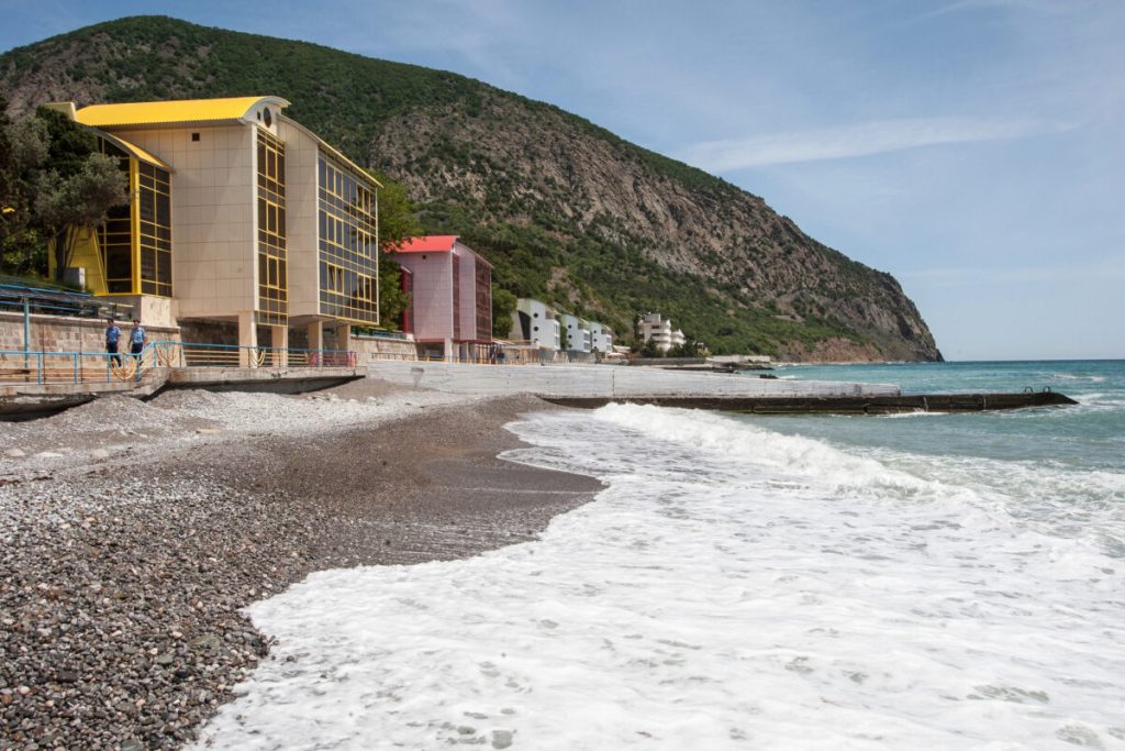 Dutch children attend Russian camp in Crimea despite sanctions Dutch children attend Russian camp in Crimea despite sanctions