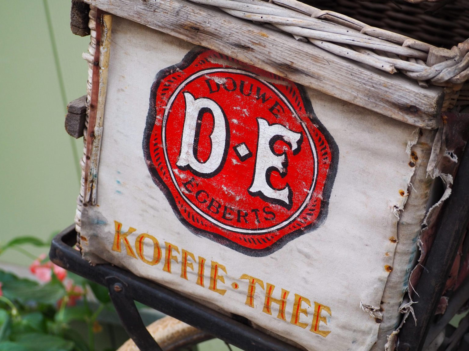 Dutch coffee brand Douwe Egberts bought out by Dr Pepper