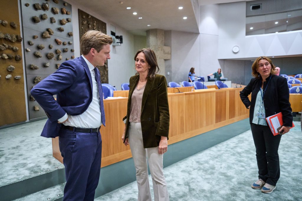 MPs vote not to take steps against Israel or recognise Palestine