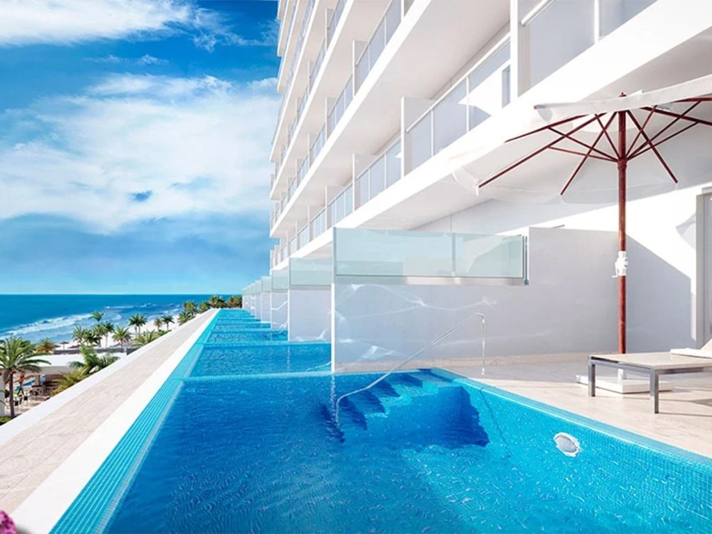 Riu Ventura, Cancun’s Newest All-Inclusive, Has 700 Rooms and Rooftop Views, and a December Opening Date