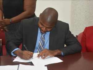 VIP accused of using 0M loan funds as election bait