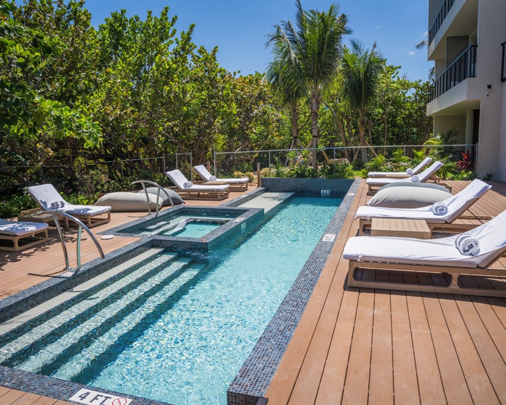 JetBlue Is Bringing Back Fort Lauderdale Flights to the Cayman Islands This Winter