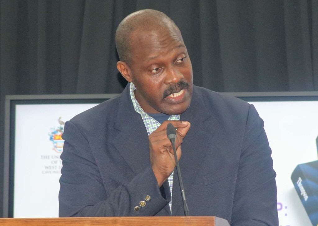 Mandatory reading for primary school students gets thumbs down