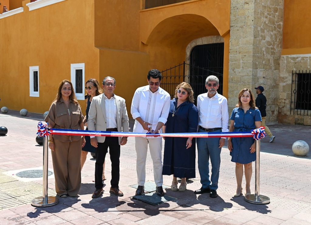 Tourism inaugurates restoration of 15 heritage facades in Colonial City