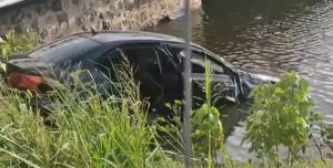 Car Lands in Fresh Pond
