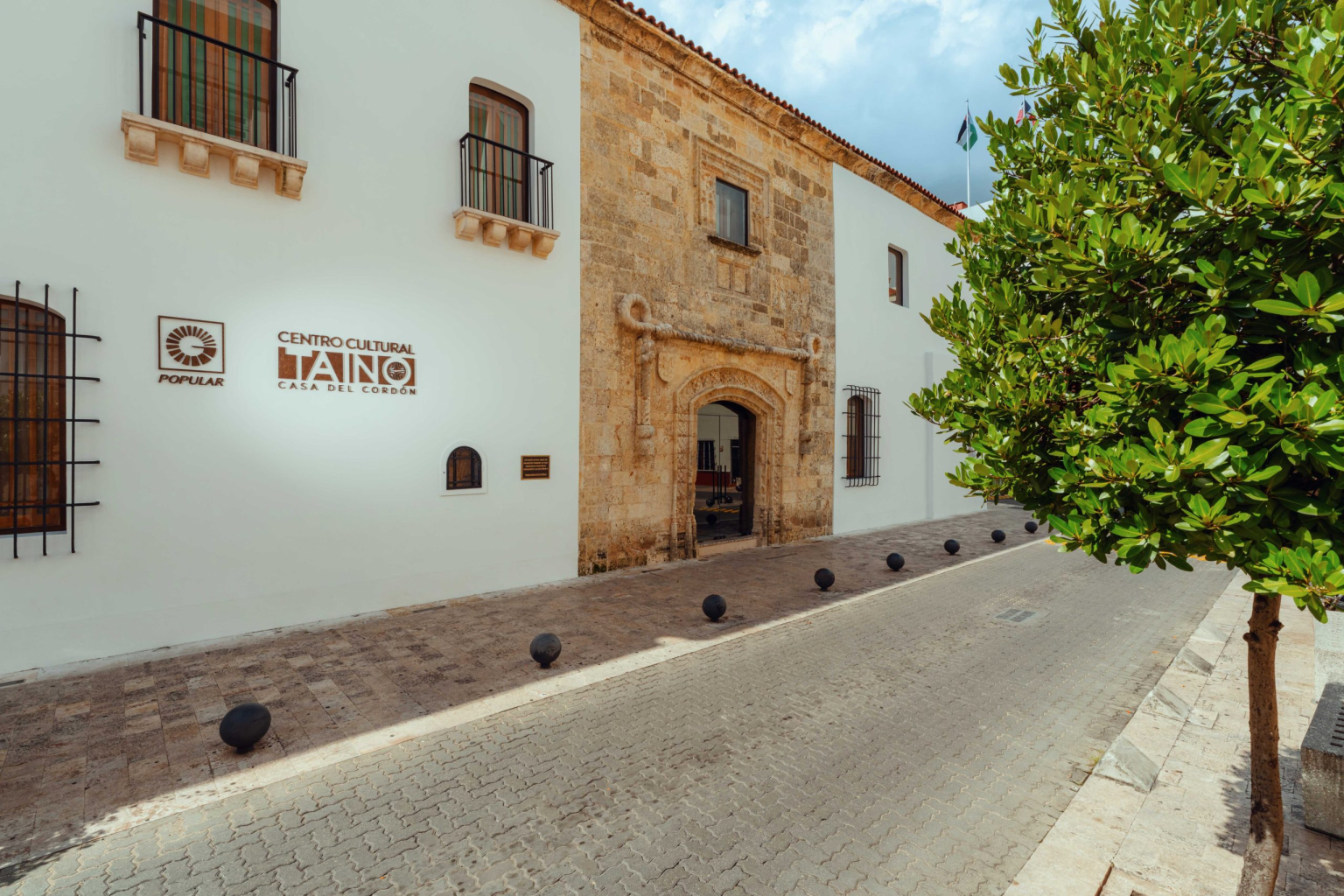 Casa del Cordón hosts guided tour honoring five greats of Dominican art