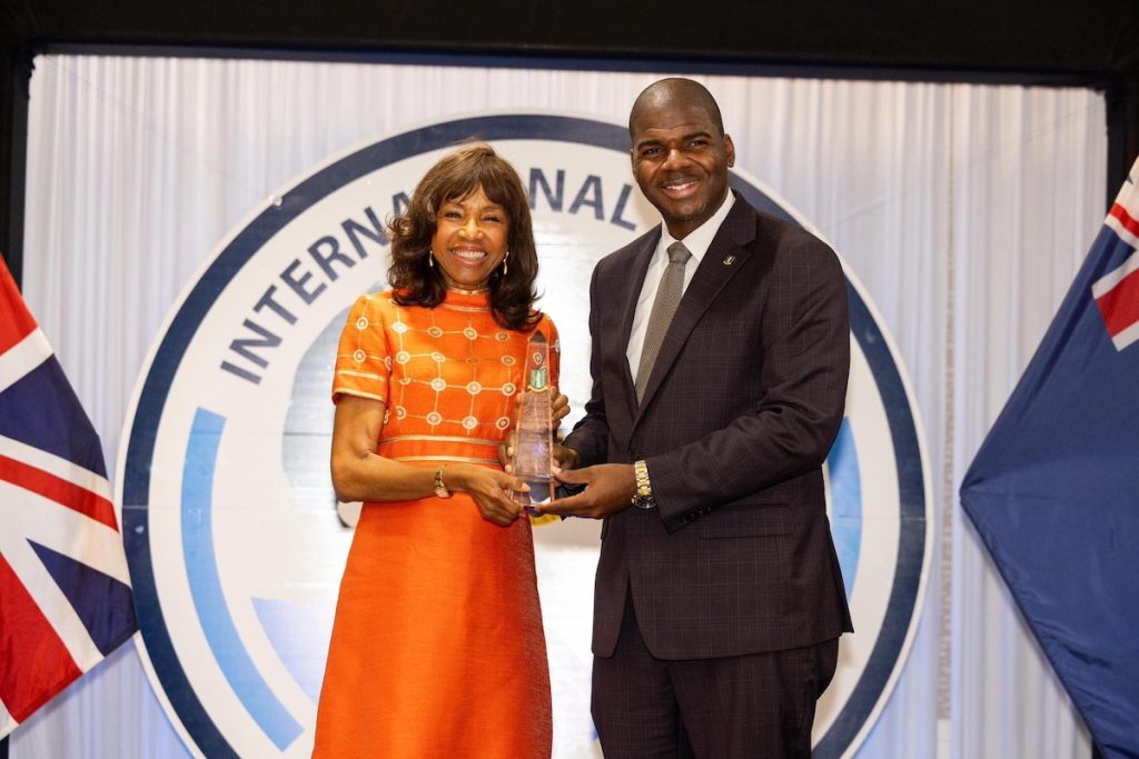 Lorna Smith praised on Heroes Day