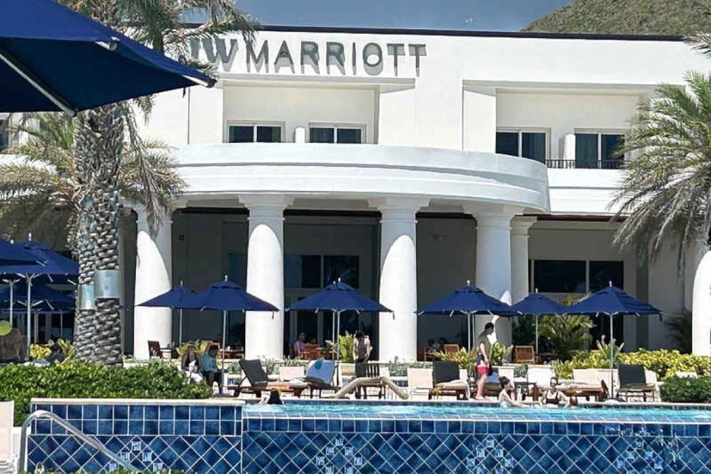 Third jewellery store robbed at resort: Ocean Jewelers targeted at Marriott | THE DAILY HERALD Third jewellery store robbed at resort: Ocean Jewelers targeted at Marriott | THE DAILY HERALD