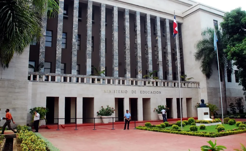 MINERD confirms return to classes across the country MINERD confirms return to classes across the country