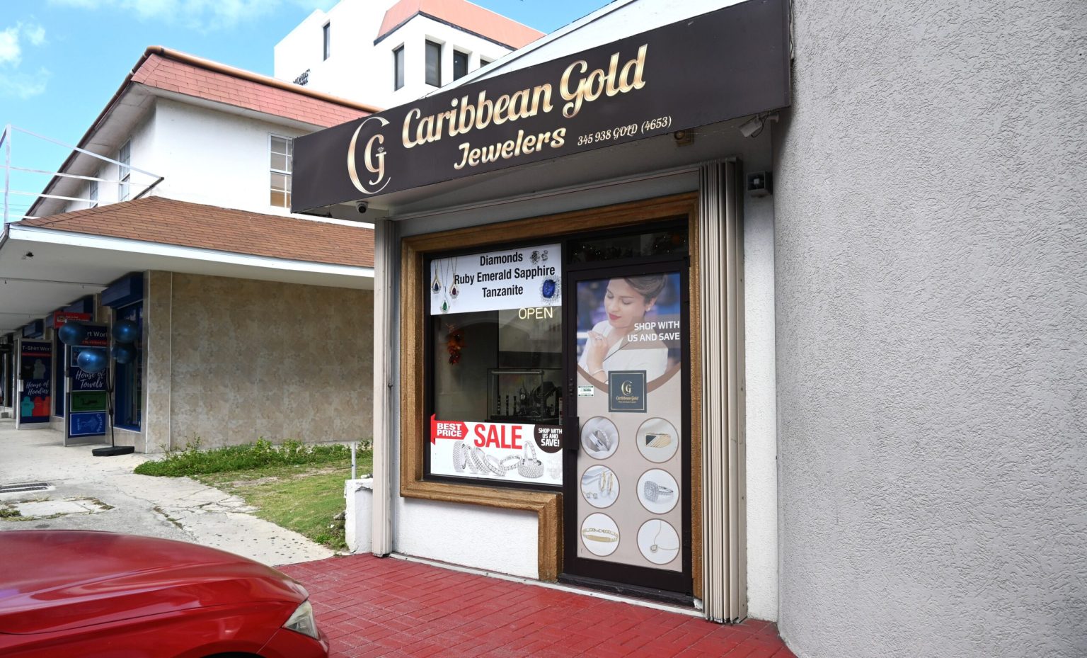 Man charged with daylight robbery at George Town jewellery store