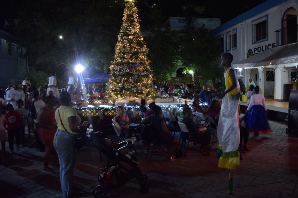 Lions launch holidays with tree lighting