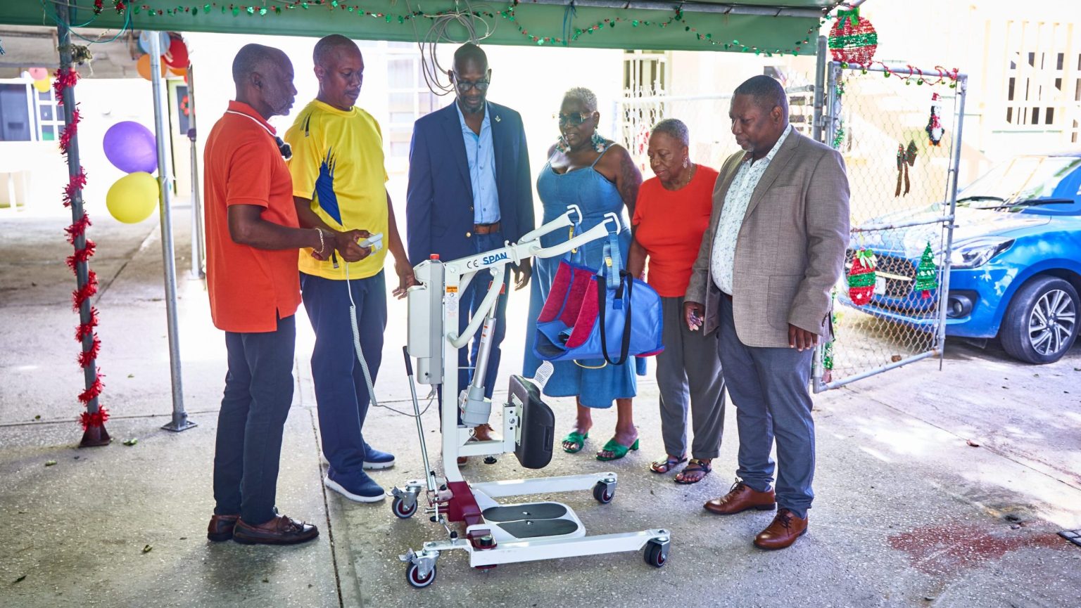 New York Dems donate lift to elderly care home