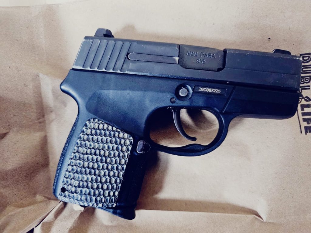 Special Team Arrests Suspect with Illegal Firearm and Narcotics on Christmas Eve