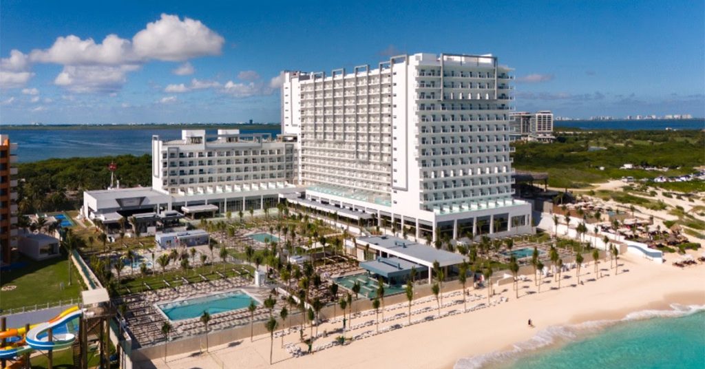 The Just-Opened Riu Ventura Brings 705 Rooms, 36 Swim-Up Suites, and a Different Kind of All-Inclusive Experience to Cancun