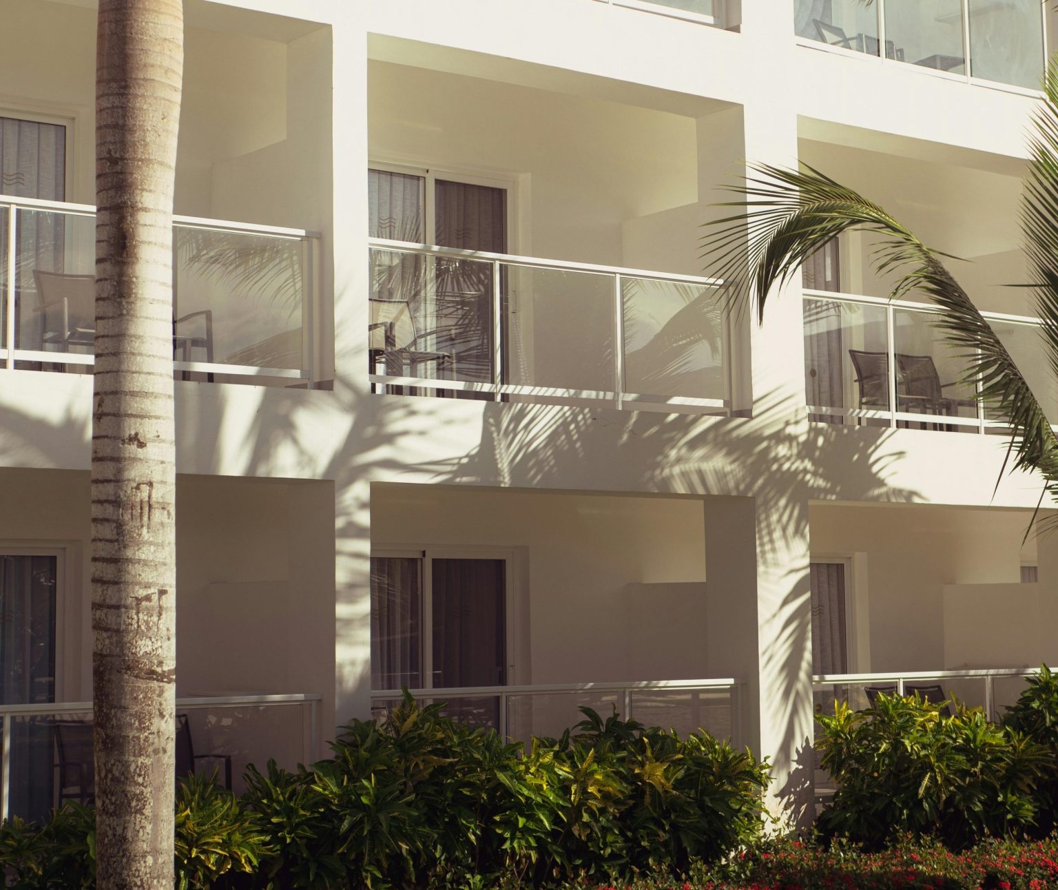 majority of hotel rooms operate with valid licenses