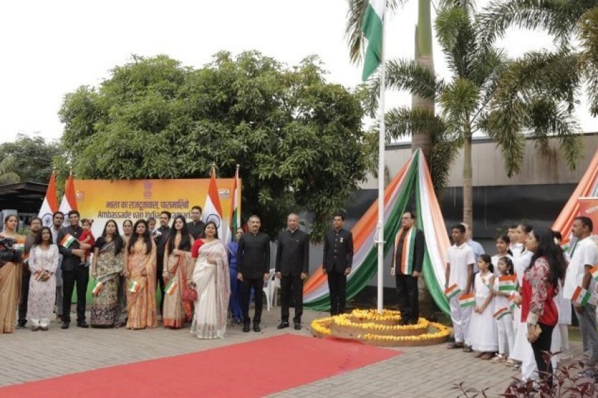 India viert 77e Dag van de Republiek in Paramaribo met ceremonie en culturele optredens India viert 77e Dag van de Republiek in Paramaribo met ceremonie en culturele optredens