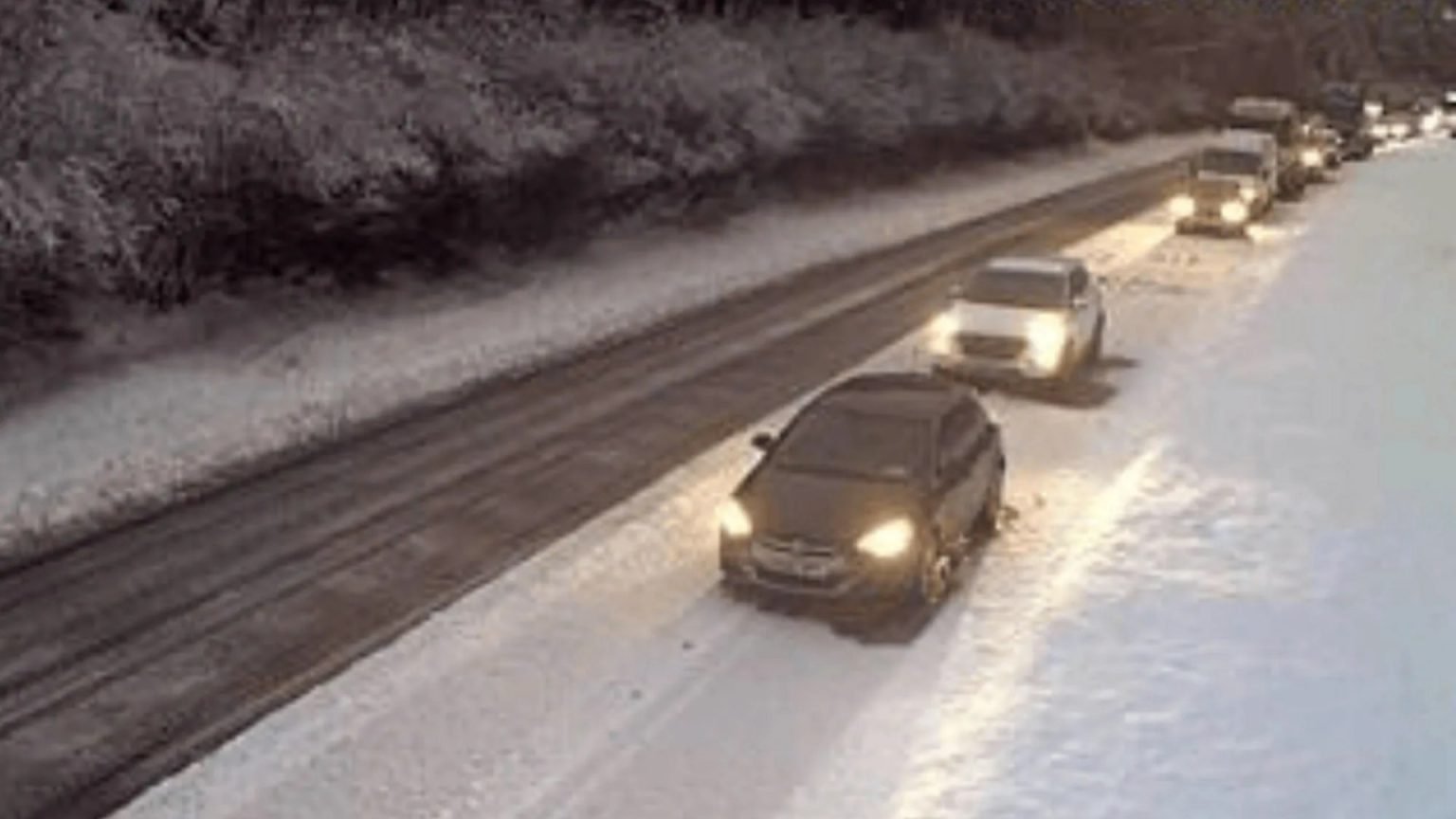 Major Scots road CLOSED both ways due to crash amid heavy snow as drivers warned ‘avoid the area’ Major Scots road CLOSED both ways due to crash amid heavy snow as drivers warned ‘avoid the area’