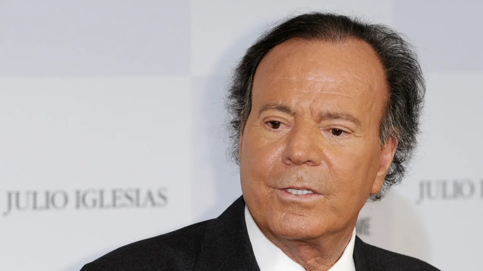 Two Ex-Workers Allege Sexual Abuse by Julio Iglesias in Dominican Republic and Bahamas