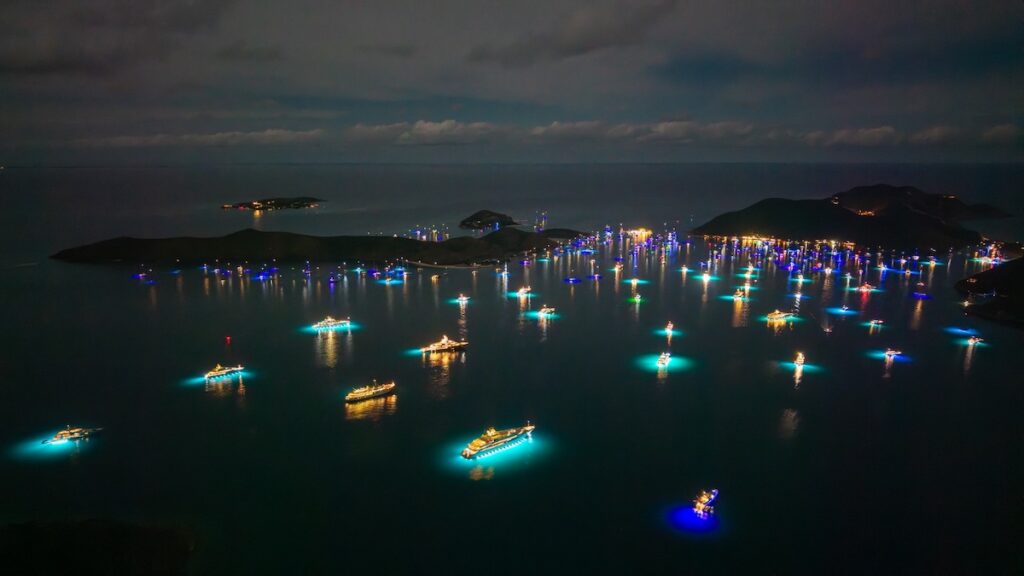 Boaters urged to slow down in busy bays