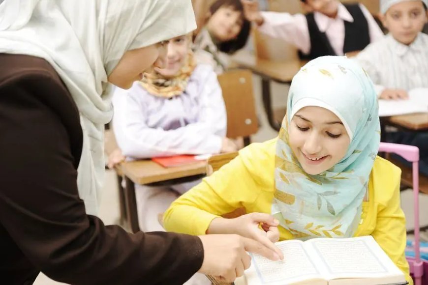 Islamitisch onderwijs en hervorming van curricula: traditie en vernieuwing in balans Islamitisch onderwijs en hervorming van curricula: traditie en vernieuwing in balans
