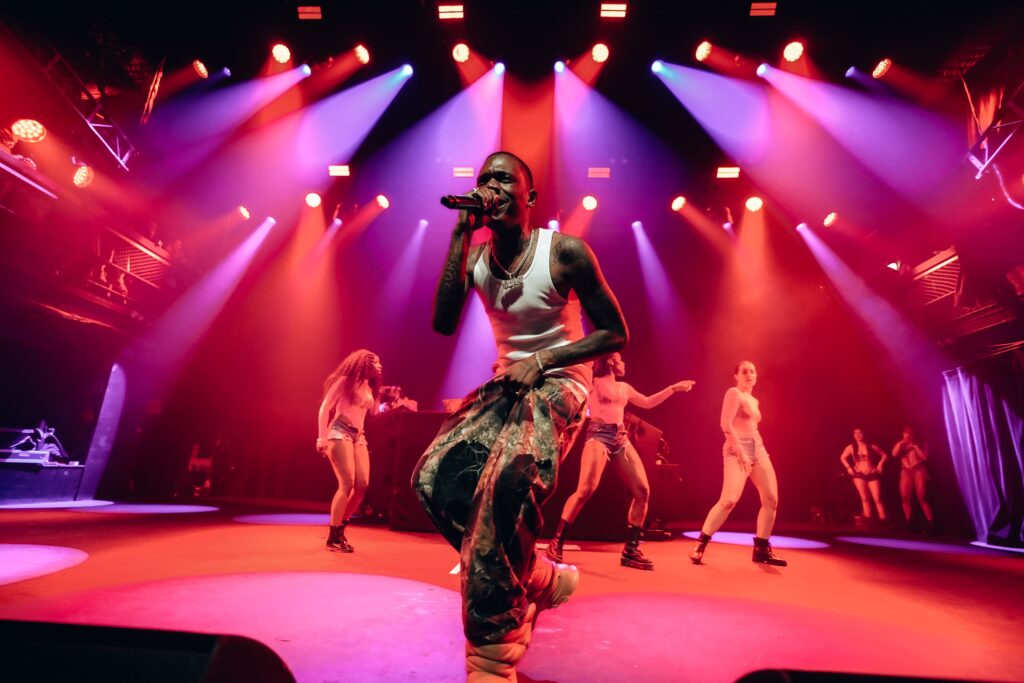 Valiant concludes North American tour with sold-out grand finale Valiant concludes North American tour with sold-out grand finale