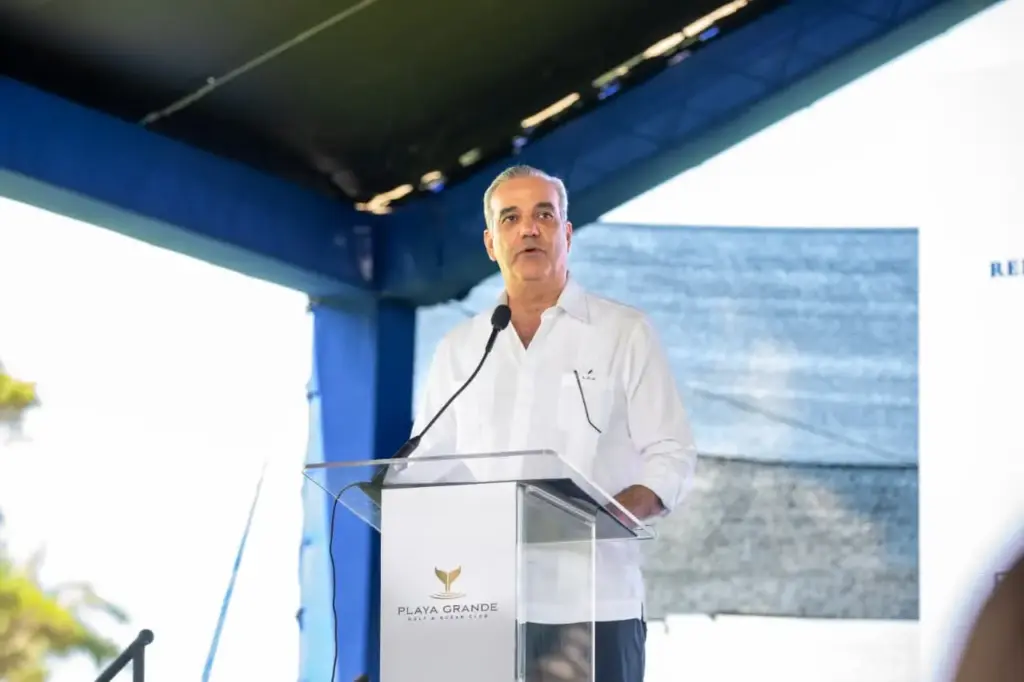 Abinader announces Playa Grande International Airport project