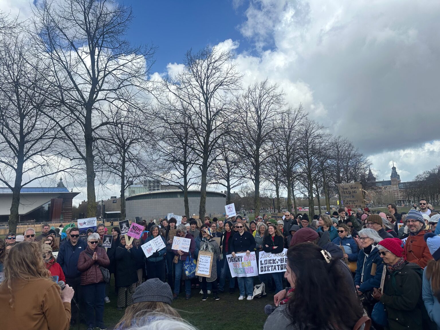 Americans turn out for “No Tyrants” protest in Amsterdam