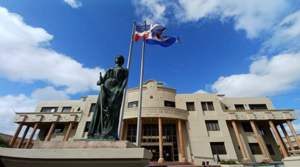 7 charged in fatal attack on garbage truck driver in Santiago